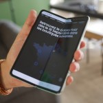 Samsung Galaxy Z Fold 2 5G : une photo dévoile le nom et le design du smartphone pliable Samsung Galaxy Z Fold 2 5G : une photo dévoile le nom et le design du smartphone pliable