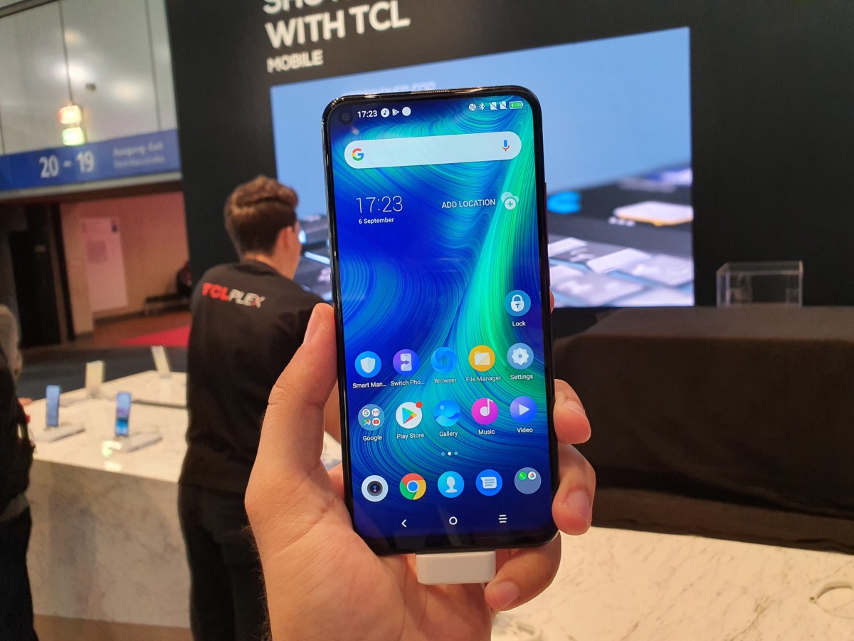 TCL Plex une TCL Plex une