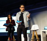 Panos Panay lors de la présentation de Surface Duo à Paris en 2019 // Source : FRANDROID