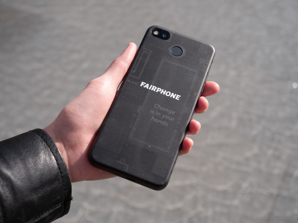 Le dos transparent du Fairphone 3 Le dos transparent du Fairphone 3