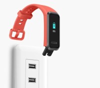 huawei-band-4-built-in-usb-plug