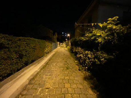 Photo en mode nuit de l'iPhone 11 en ultra grand-angle