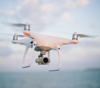 Un drone DJI Phantom 4 Pro. Crédit : Josh Sorenson // Unsplash