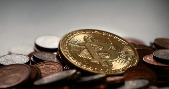 Le gouvernement américain veut taxer les mineurs de cryptomonnaies américains de 30 % d'ici à 2024. // Source : Unsplash Le gouvernement américain veut taxer les mineurs de cryptomonnaies américains de 30 % d'ici à 2024. // Source : Unsplash