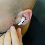 Apple AirPods : la surveillance de posture et de température en projet