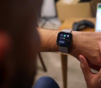 La Fitbit Versa 2 // Source : Frandroid