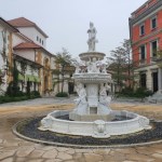 On a visité l’ahurissant campus de Huawei en Chine : on s’est cru en Europe (et c’est normal) On a visité l’ahurissant campus de Huawei en Chine : on s’est cru en Europe (et c’est normal)