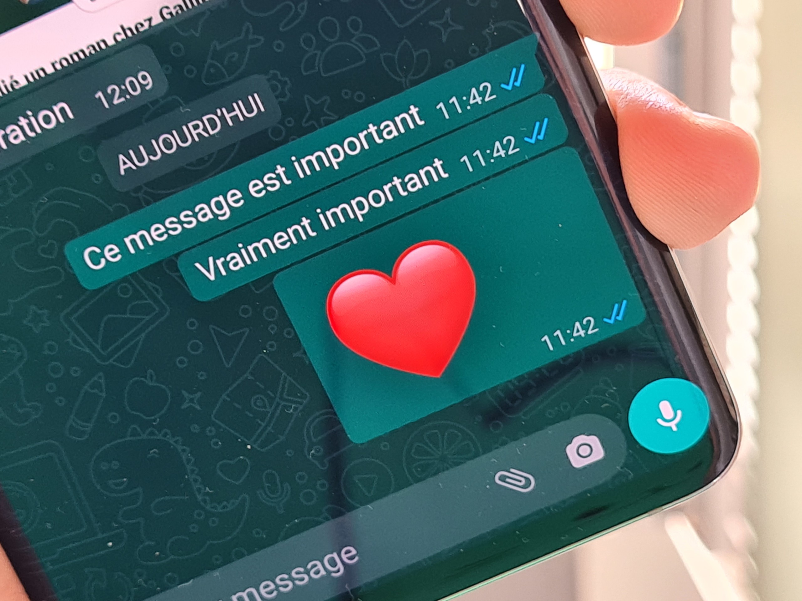 Les messages sur WhatsApp ne pourront désormais plus être transférés à une dizaine de discussions en même temps.
