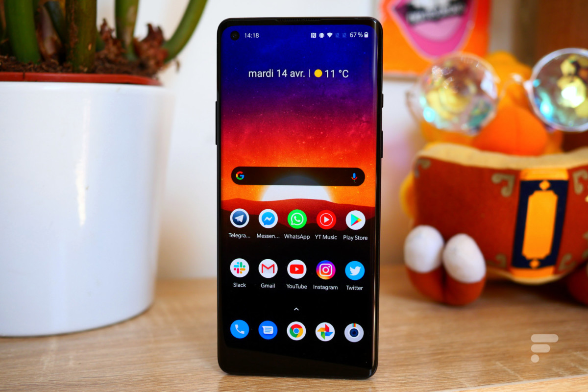 L'écran du OnePlus 8 // Source : Frandroid L'écran du OnePlus 8 // Source : Frandroid
