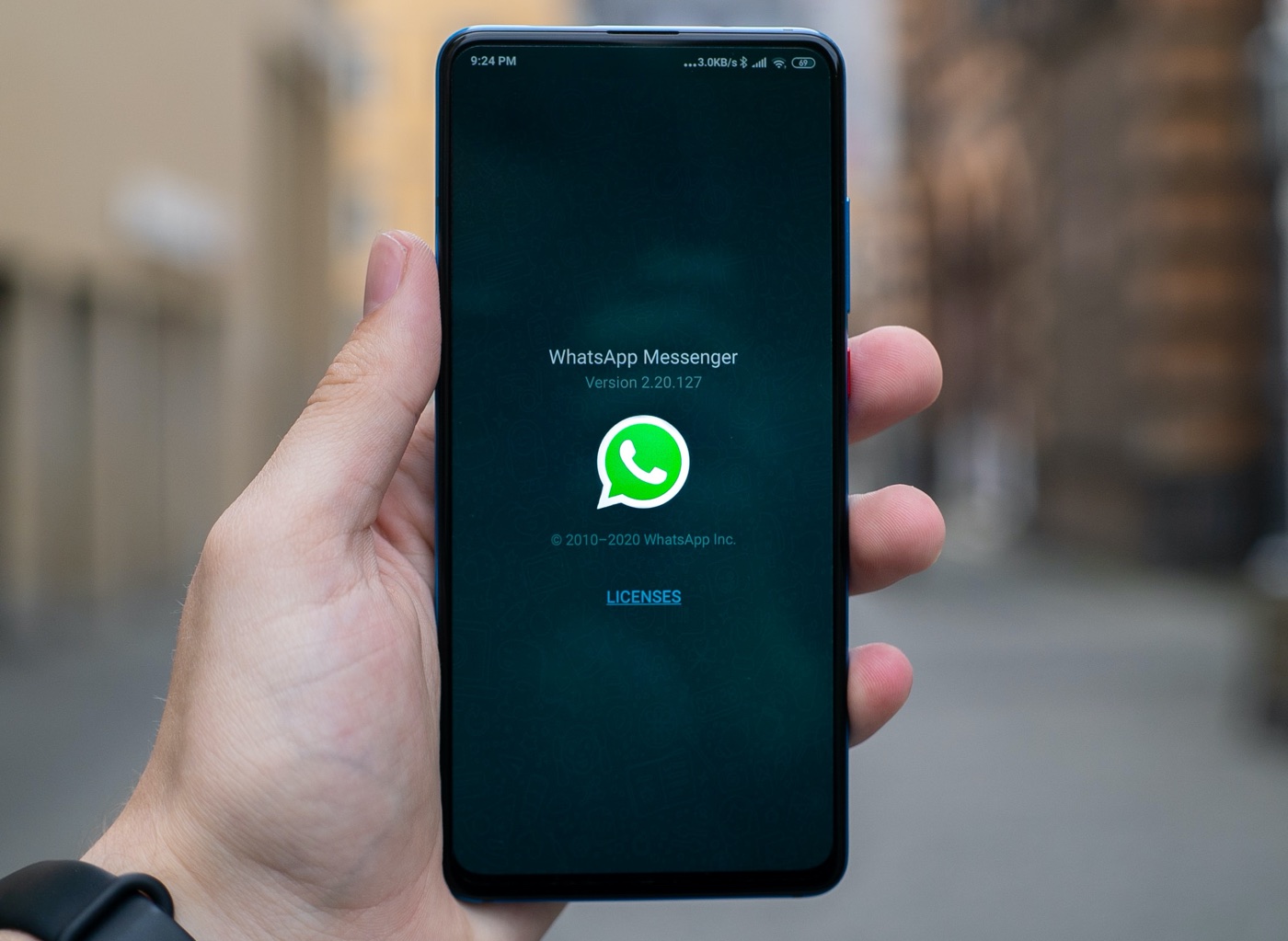 whatsapp publicites facebook