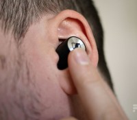 Les contrôles tactiles sur les Sennheiser Momentum True Wireless 2 // Source : Frandroid