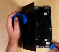 La Surface Go 2 profite de quelques améliorations pour la rendre plus réparable... // Source : iFixit