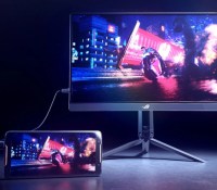 Si votre smartphone est compatible DisplayPort, vous pourrez le brancher via USB-C // Source : Asus