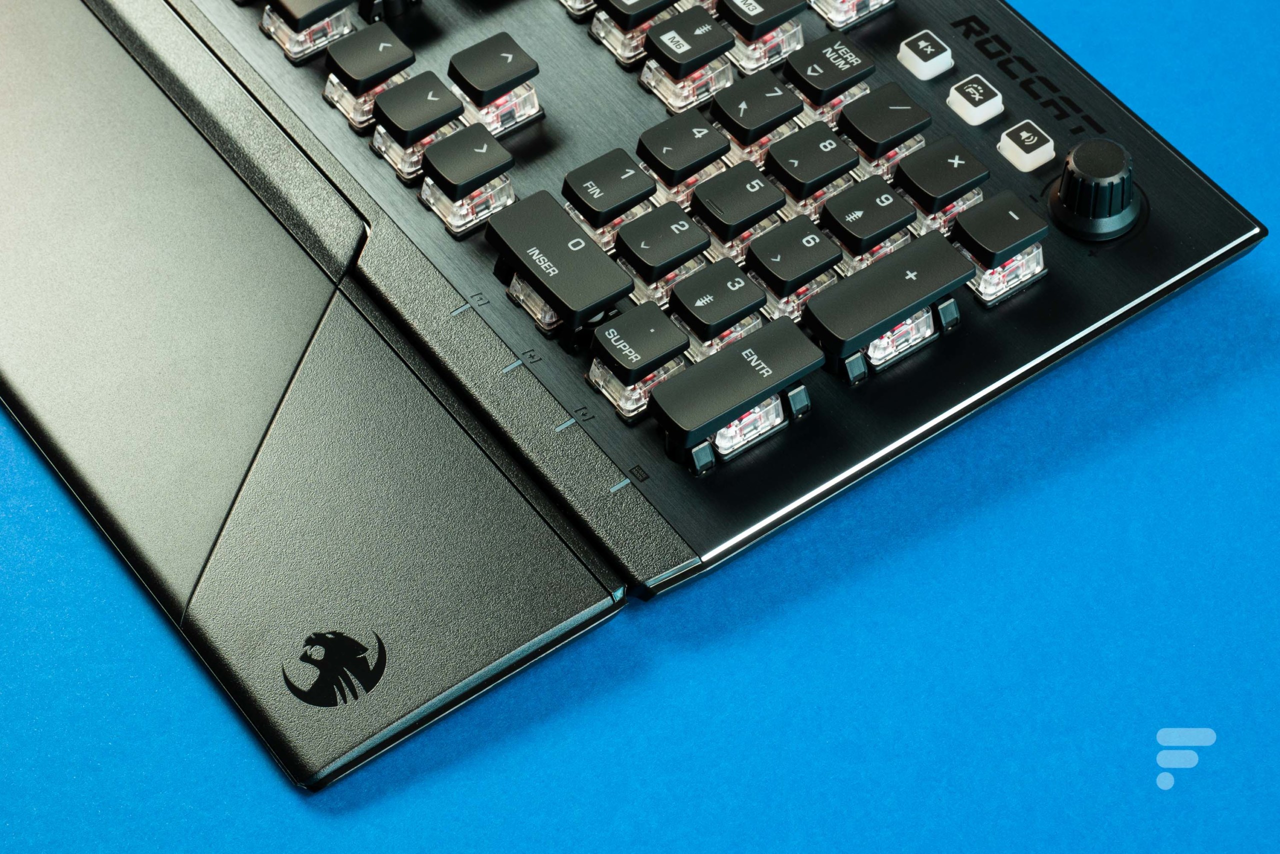 Roccat Vulcan 121