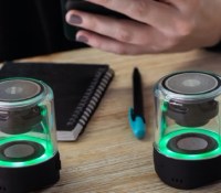 Ces deux petites enceintes peuvent s'emboîter l'une sur l'autre // Source : Wiko