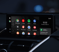 Une voiture avec Android Auto sur le tableau de bord // Source : Google