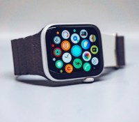 L'Apple Watch va de nouveau pouvoir profiter de Google Maps pour un guidage directement sur le poignet... // Source : Simon Daoudi - Unsplash