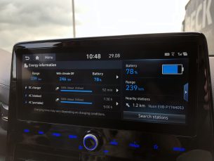 hyundai-ioniq-electric-infodivertissement-2