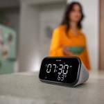 Lenovo présente son Smart Clock Essential, un réveil intelligent qui va à l’essentiel Lenovo présente son Smart Clock Essential, un réveil intelligent qui va à l’essentiel
