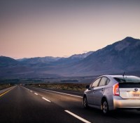 Toyota travaille sur des batteries pouvant atteindre 1000 km avec une seule charge // Source : Unsplash - Raivis Razgals
