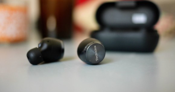 Les écouteurs Technics AZ70 // Source : Frandroid Les écouteurs Technics AZ70 // Source : Frandroid