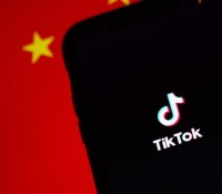 À leur insu, certains utilisateurs de TikTok sur Android transmettaient leur adresse MAC à l'application // Source : Solen Feyissa - Unsplash