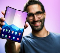 Le Samsung Galaxy Z Fold 2 // Source : Arnaud Gelineau - Frandroid