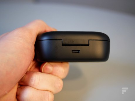 Le boîtier des Bose QC Earbuds // source : Frandroid