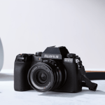 Fujifilm X-S10 : un appareil photo hybride hyper compact pour les vidéastes