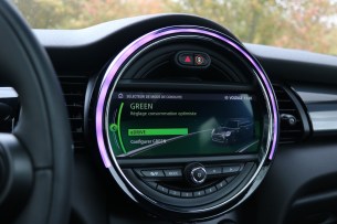 La Mini Cooper SE // Source : Yann Lethuillier pour Frandroid