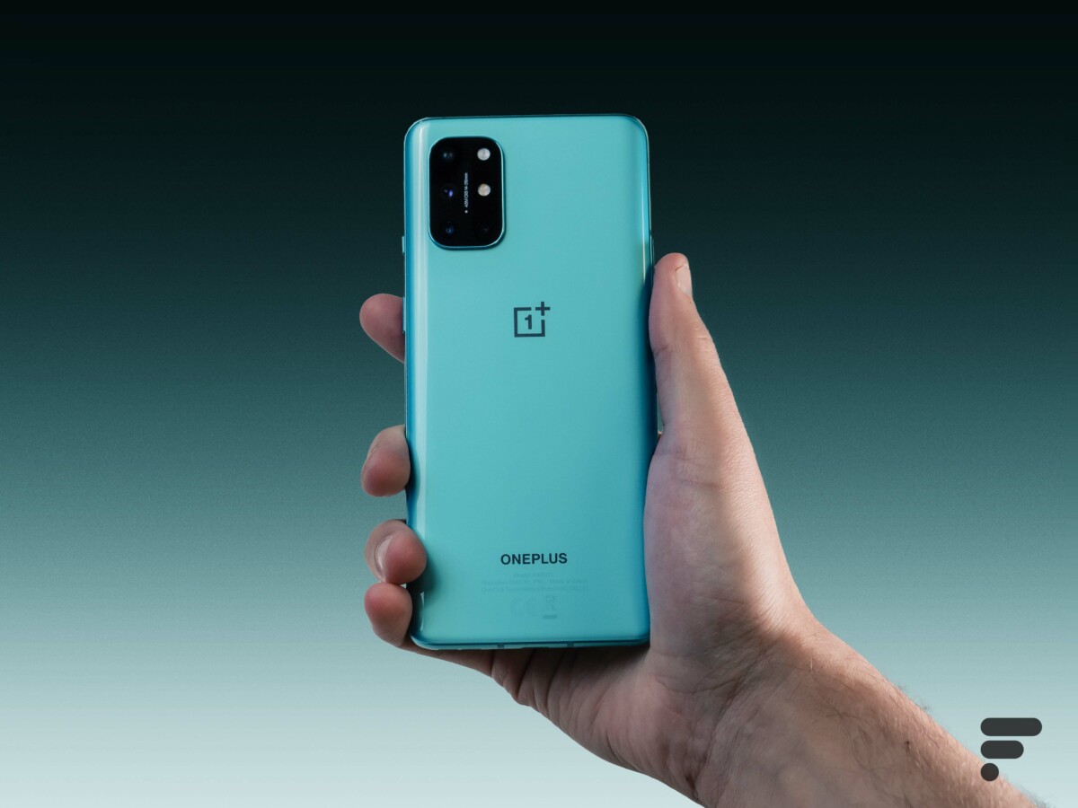 OnePlus 8T // Source : Arnaud Gelineau pour Frandroid