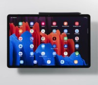 La Samsung Galaxy Tab S7+ et son stylet S Pen // Source : Frandroid / Arnaud Gelineau La Samsung Galaxy Tab S7+ et son stylet S Pen // Source : Frandroid / Arnaud Gelineau