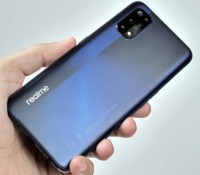 Le Realme 7 Pro vu de dos // Source : Frandroid