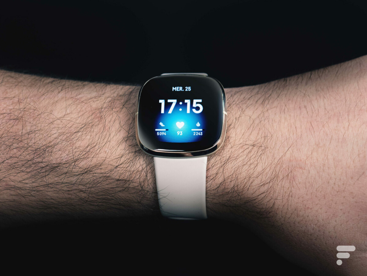 La Fitbit Sense pour illustration // Source : Arnaud Gelineau - Frandroid La Fitbit Sense pour illustration // Source : Arnaud Gelineau - Frandroid
