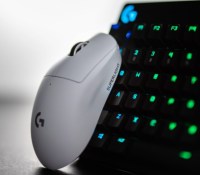 Elle n'a rien d'une gravure de mode, mais la Logitech G Pro X Superlight est la souris la plus légère du marché // Source : Logitech Elle n'a rien d'une gravure de mode, mais la Logitech G Pro X Superlight est la souris la plus légère du marché // Source : Logitech