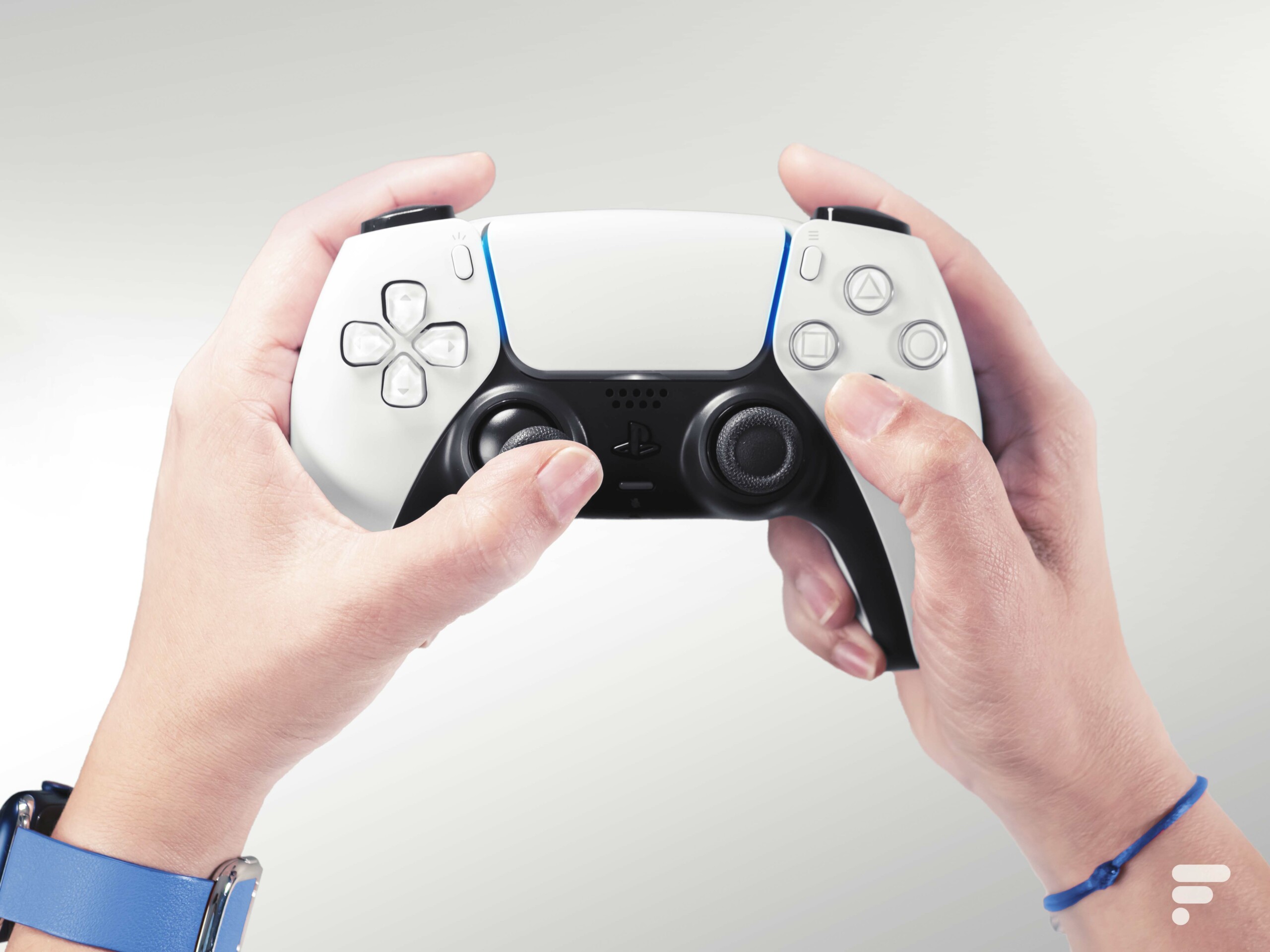 L'ergonomie de la manette DualSense, la bonne idée de la PS5