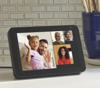 Les écrans Echo Show peuvent accueillir des appels de groupe jusqu'à 7 personnes // Source : Amazon Les écrans Echo Show peuvent accueillir des appels de groupe jusqu'à 7 personnes // Source : Amazon