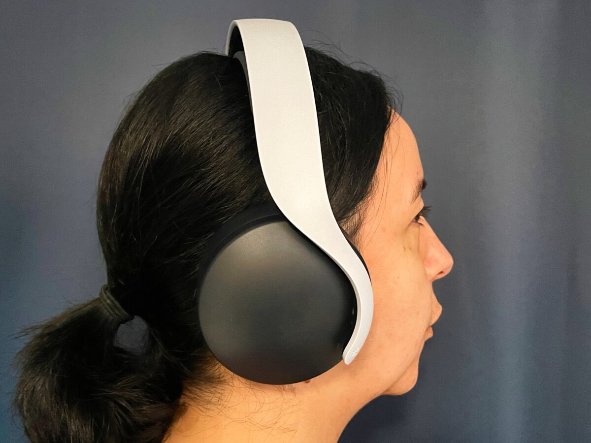 Le casque Pulse 3D // Source : Frandroid / Melinda DAVAN-SOULAS Le casque Pulse 3D // Source : Frandroid / Melinda DAVAN-SOULAS