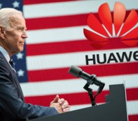 Huawei peut-il espérer un assouplissement de l'embargo américain avec Joe Biden ? // Source : Montage photo réalisé à partir de la bannière du site de la Maison-Blanche