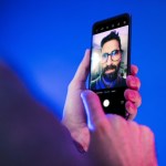 On a pris plein de selfies avec le premier capteur photo sous l’écran d’un smartphone et ce n’est pas terrible On a pris plein de selfies avec le premier capteur photo sous l’écran d’un smartphone et ce n’est pas terrible