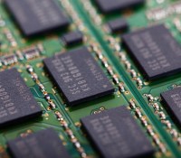 La pénurie de semiconducteurs affecte tout le secteur high-tech et surtout l'automobile // Source : PxHere