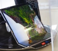 Concept de TCL pour une tablette pliable // Source : @folduniverse