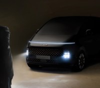 45142-HyundaiMotorOffersFirstPeekatSTARIANewMPVwithPremiumandFuturisticDesign