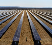 Une ferme solaire qui apporte 80% de l'énergie renouvelable utilisée par apple // Source : Apple