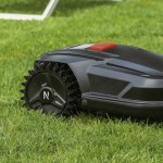 Novarden lance une tondeuse robot pour petite surface et petit budget
