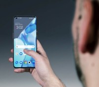 Écran incurvé et bordures quasi uniformes pour le OnePlus 9 Pro // Source : Arnaud Gelineau - Frandroid