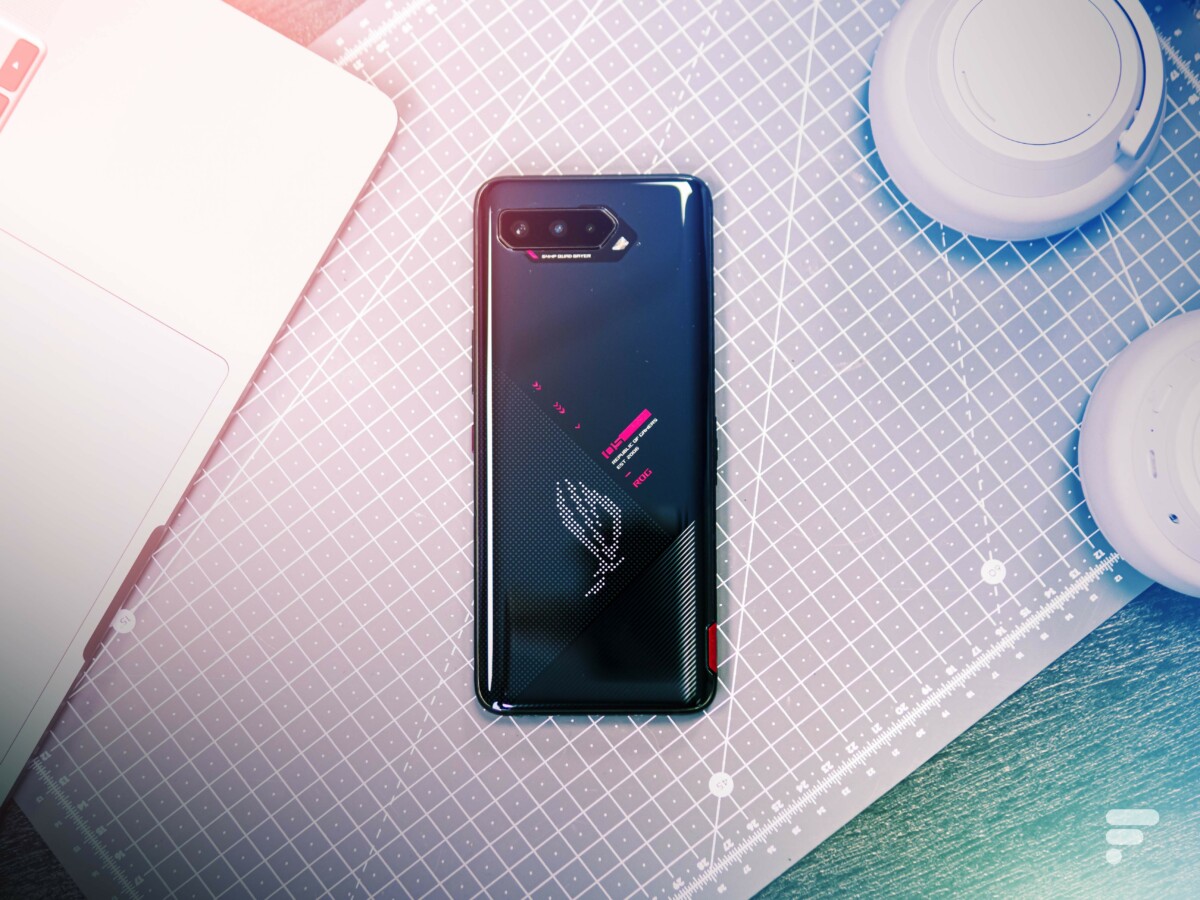 Le ROG Phone 5 // Source : FRANDROID / Arnaud GELINEAU Le ROG Phone 5 // Source : FRANDROID / Arnaud GELINEAU