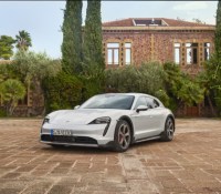 Porsche Taycan Cross Turismo 