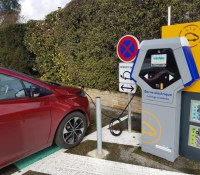Dans un petit village de Bretagne, Renault Zoé en charge // Source : Bob Jouy pour Frandroid