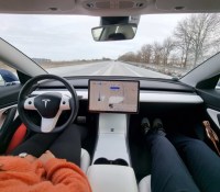 Tesla Model 3 en Navigation Autopilot // Source : Bob Jouy pour Frandroid
